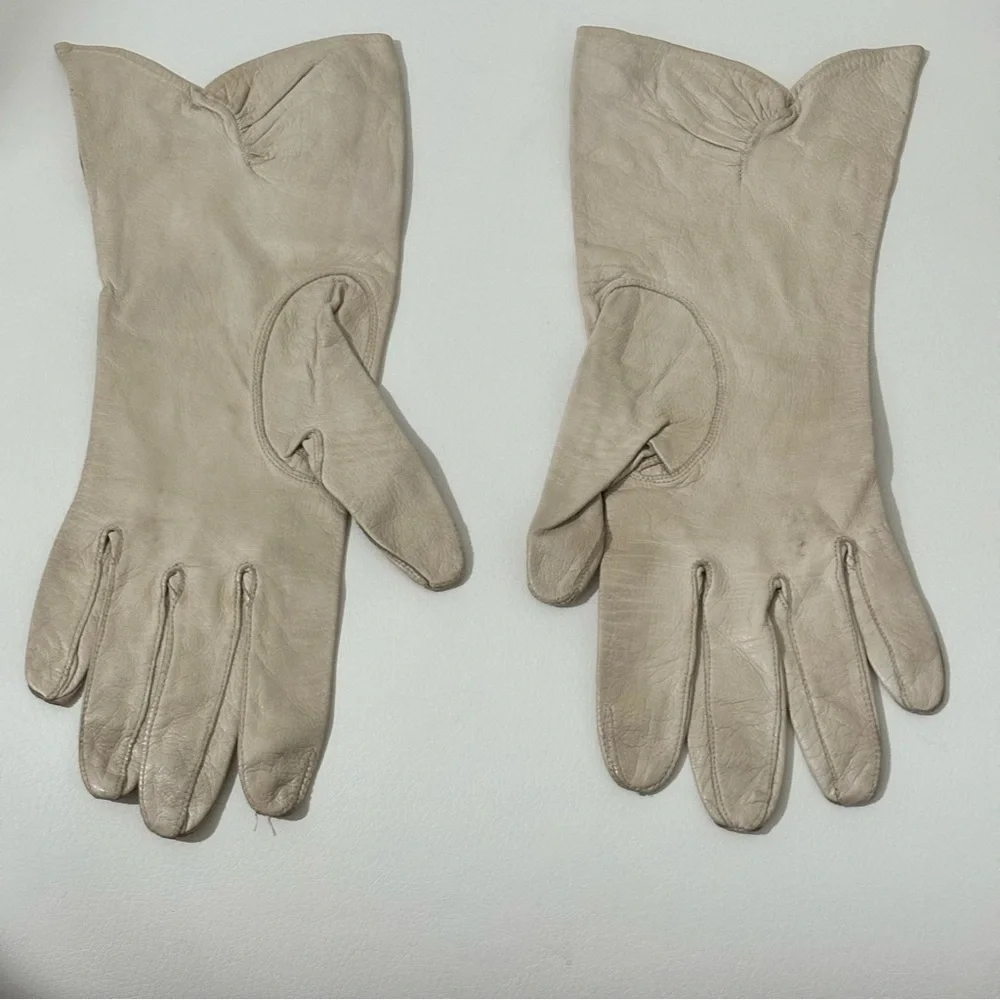 Leather gloves cream made in France size 6.5